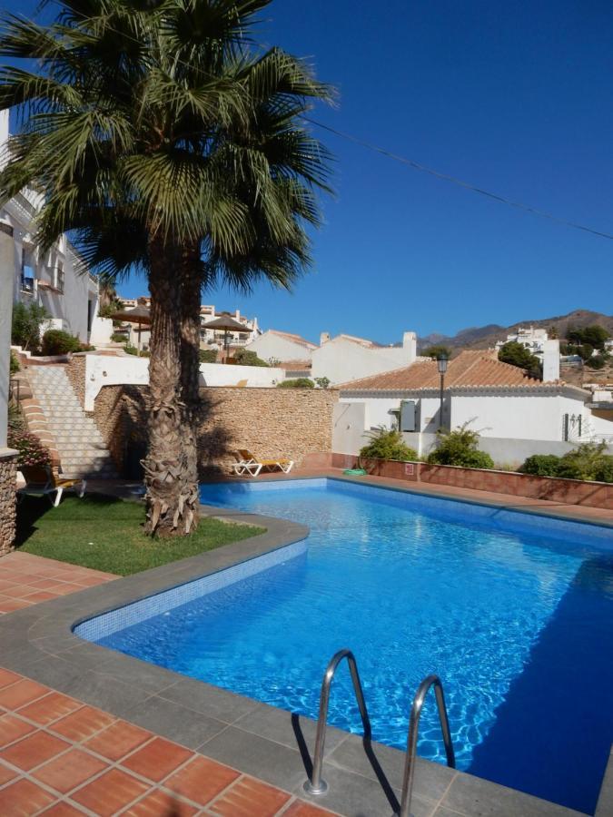 Beach Villa ,Nerja, Seaview, Pool, 3 Bedrooms, Huge Terrace And Garden Exterior photo