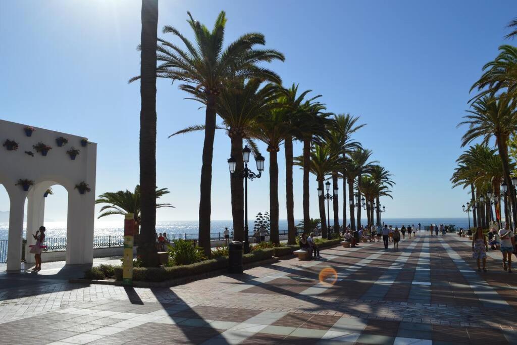 Beach Villa ,Nerja, Seaview, Pool, 3 Bedrooms, Huge Terrace And Garden Exterior photo